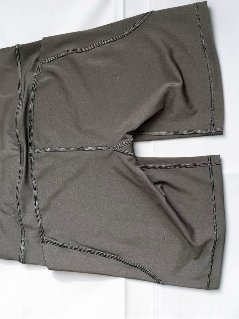 Athleta Ultimate Stash II 7in Black Performance Running Biker Short Size Small - Picture 4 of 7
